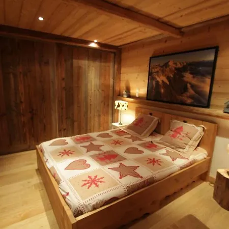 Cozy Dans 6 Pers Voiture 4 Roues Motrice A Dispo * La Clusaz